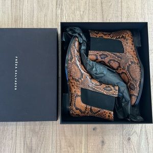 Freda Salvador Joan Boot